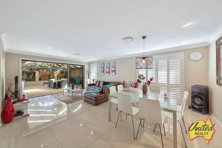 16 Stanley Avenue, Middleton Grange NSW 2171