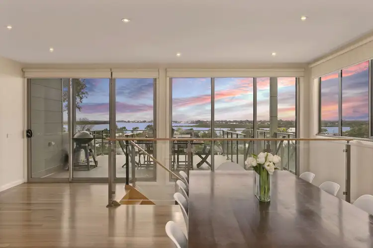 2/22 Mallaluka Avenue, Ocean Grove VIC 3226