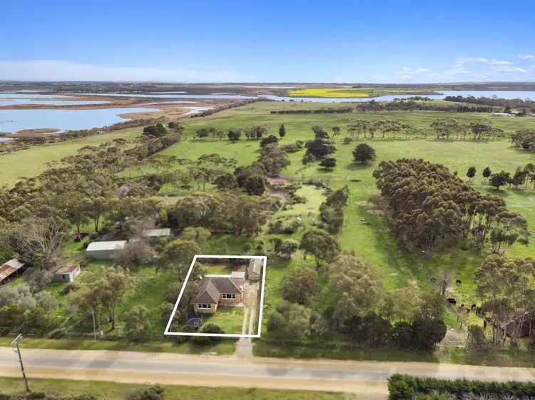 667-669 Lake Road, Connewarre VIC 3227