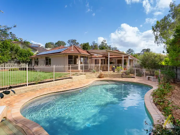 2 Harvey Close, Brookfield QLD 4069