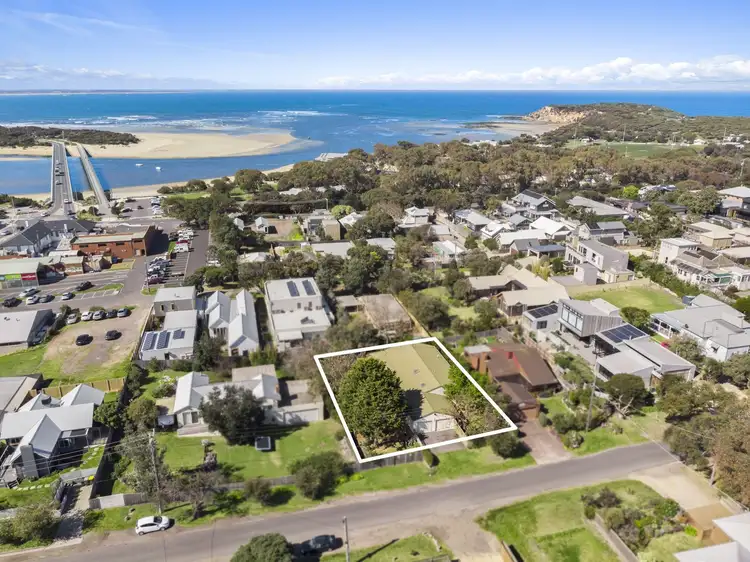 32-34 Hitchcock Avenue, Barwon Heads VIC 3227