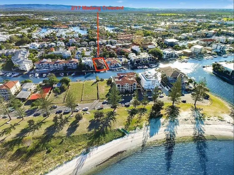 2/17 Madang Crescent, Runaway Bay QLD 4216