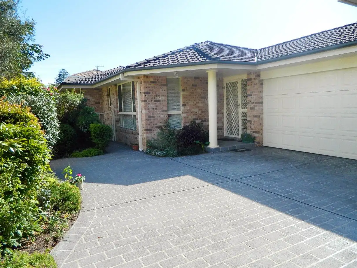 Main view of Homely villa listing, 2/5 Cross Street, Forster NSW 2428