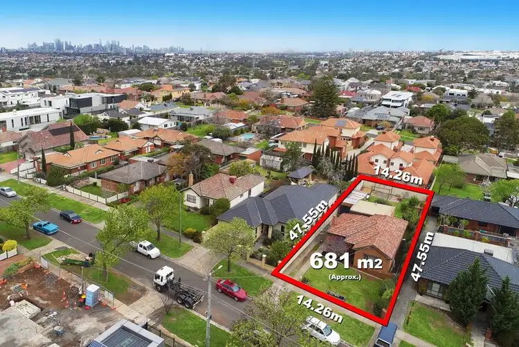 Third view of Homely house listing, 33 Arthur Street, Aberfeldie VIC 3040