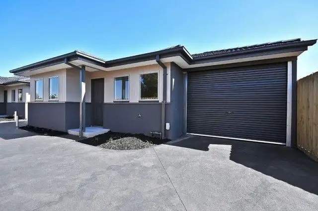 2/115 McNamara Avenue, Airport West VIC 3042