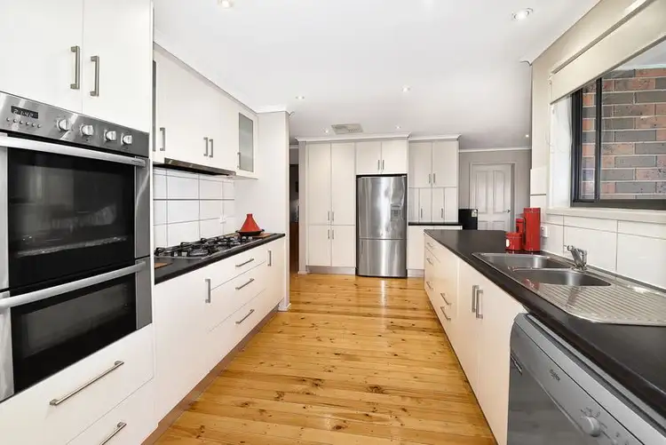 21 Warren Court, Keilor East VIC 3033