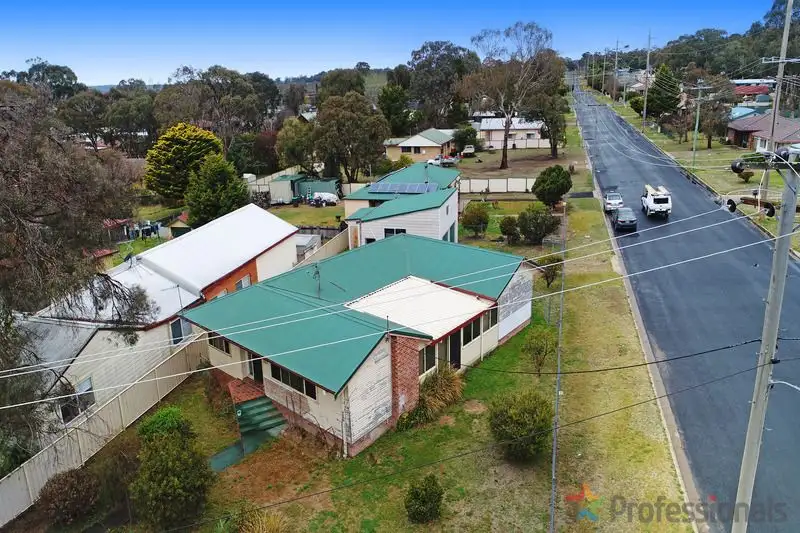 Main view of Homely house listing, 233 Chapel Street, Armidale NSW 2350