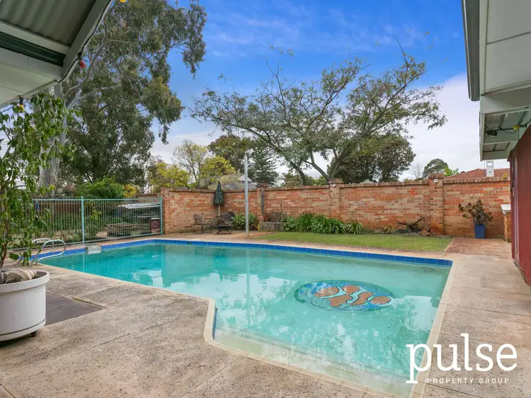 1 Rosalind Court, Rossmoyne WA 6148