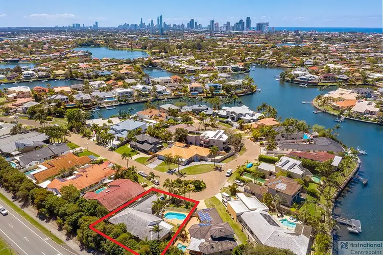 33 Portobello Dr, Mermaid Waters QLD 4218