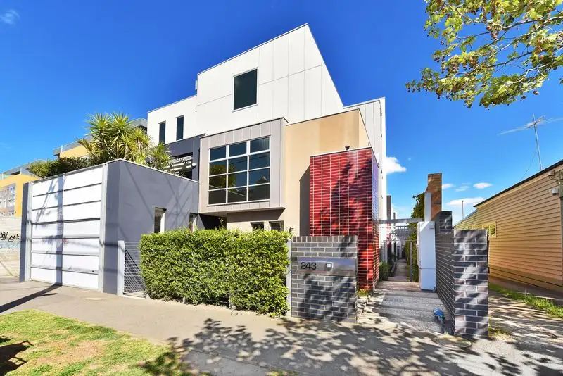 Main view of Homely townhouse listing, 2/243 Union Road, Moonee Ponds VIC 3039