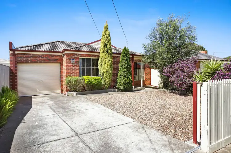 1/8A Glinden Avenue, Ardeer VIC 3022