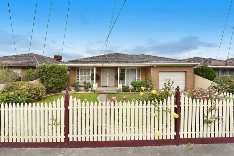 228 Sterling Drive, Keilor East VIC 3033