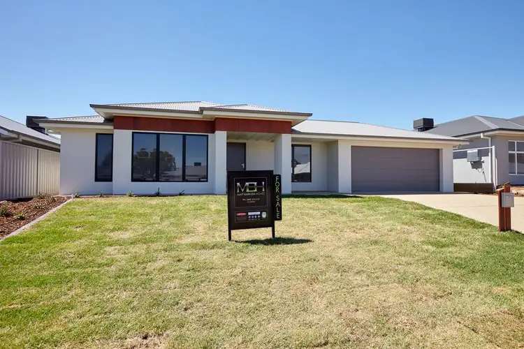 24 Yenda Avenue, Gobbagombalin NSW 2650