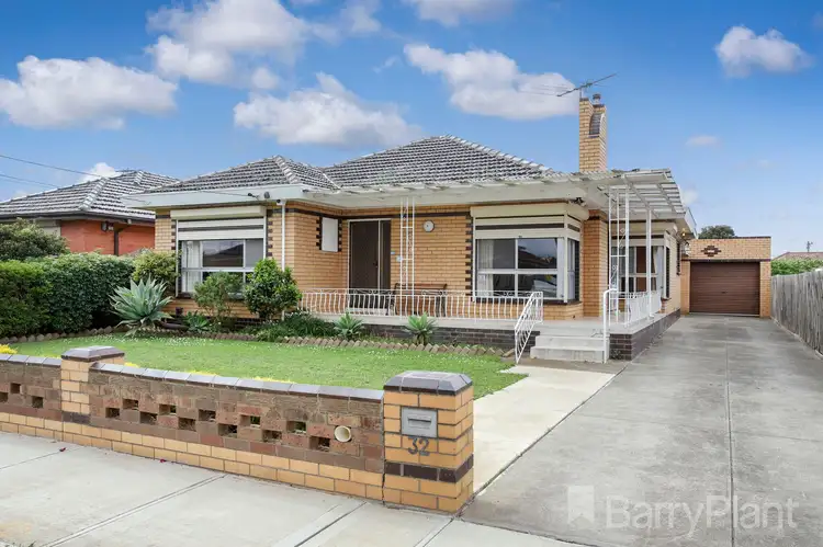 32 Lachlan Road, Sunshine West VIC 3020