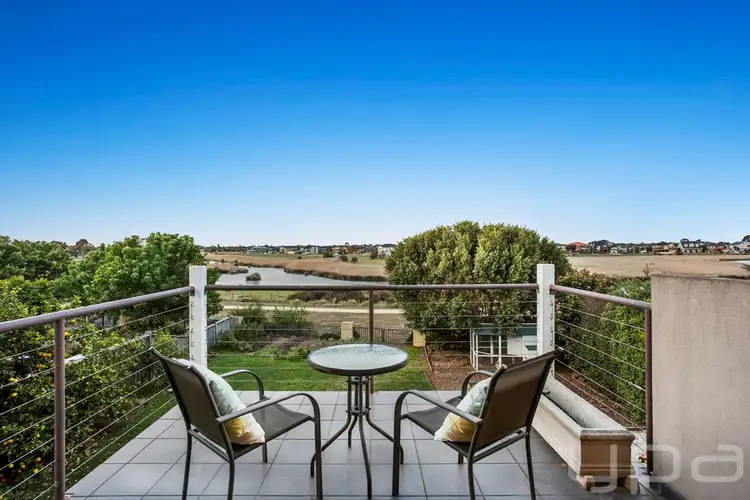 Second view of Homely house listing, 8 Viewbank Court, Sanctuary Lakes VIC 3030