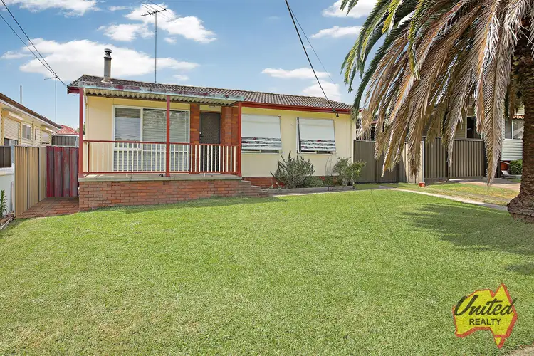 16 Sunset Avenue, Lurnea NSW 2170