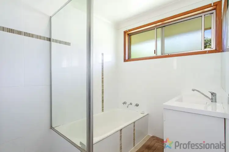Fourth view of Homely house listing, 1 Howard Place, Armidale NSW 2350