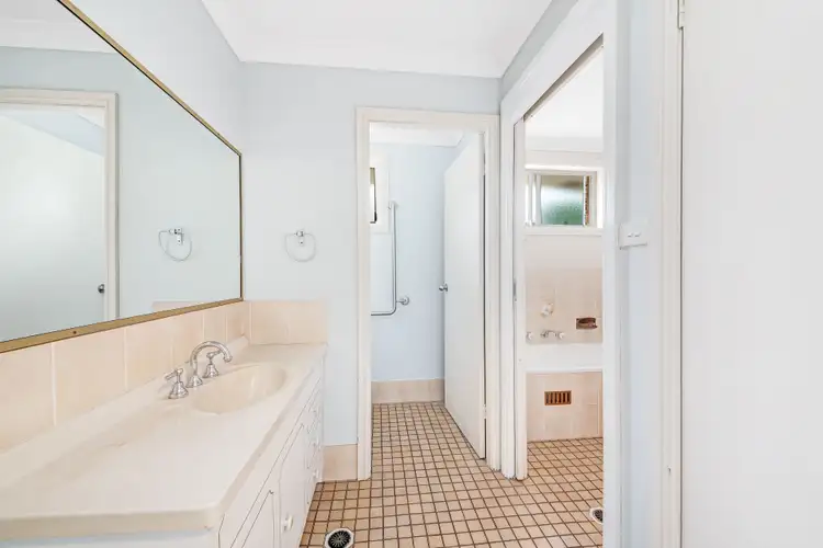 Fifth view of Homely villa listing, 1/4 Waratah Avenue, Woy Woy NSW 2256