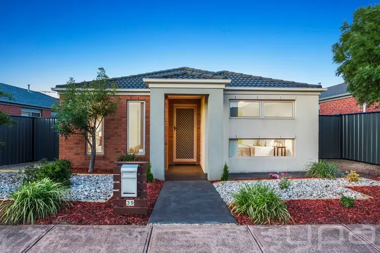 39 Dargy Amble, Point Cook VIC 3030