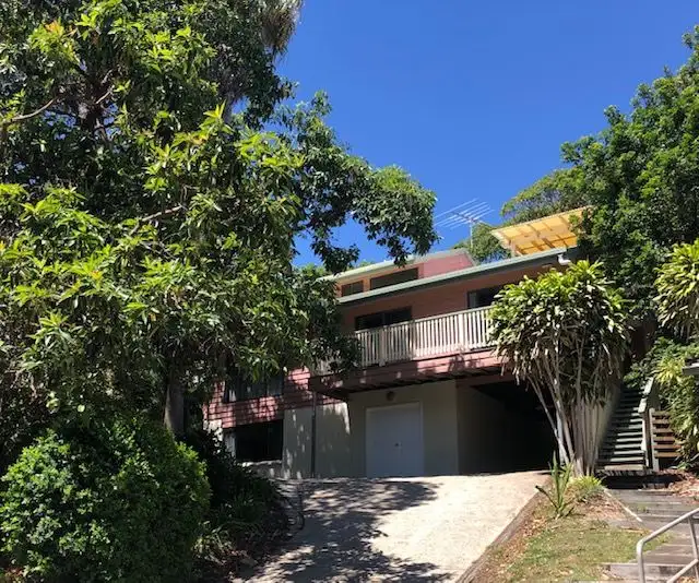 4 Bigoon Rd, Point Lookout QLD 4183