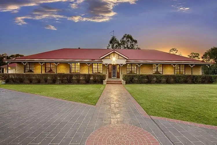 81 Canoona Avenue, Windsor Downs NSW 2756