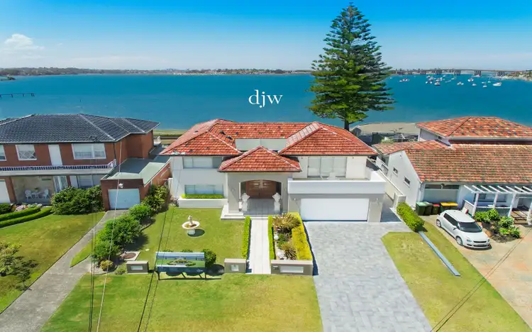 9 Lachlan Avenue, Sylvania Waters NSW 2224