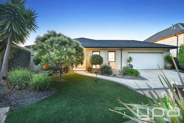 9 Evening Close, Sanctuary Lakes VIC 3030