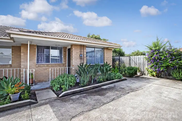 8/1 Hendry Street, Sunshine West VIC 3020