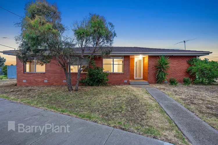 32 Roberts Crescent, Sunshine West VIC 3020