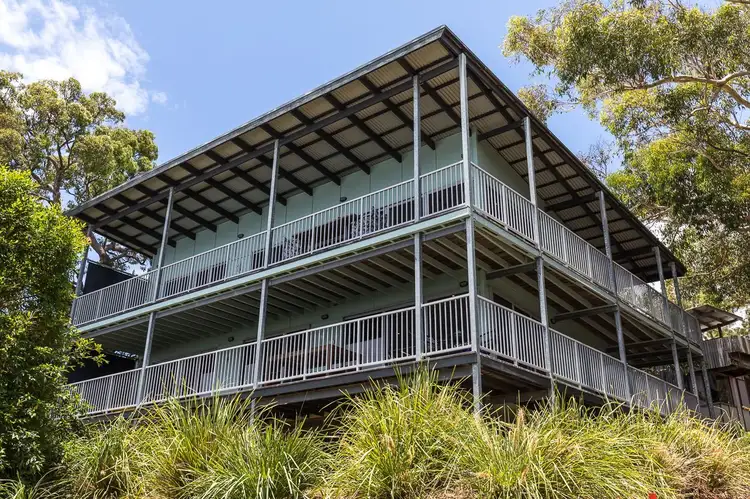 6b Donahue St, Point Lookout QLD 4183