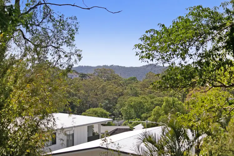 116 Central Avenue, St Lucia QLD 4067