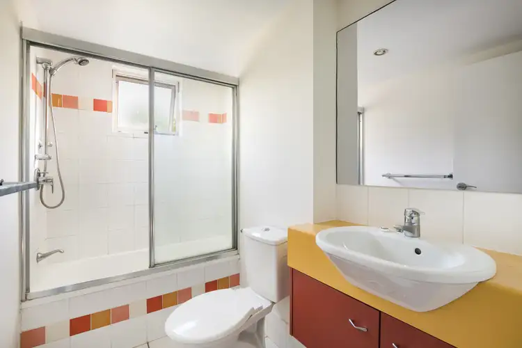 Fifth view of Homely unit listing, 4/66 Sisley Street, St Lucia QLD 4067