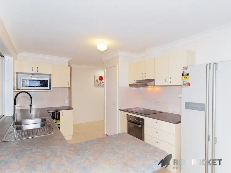 Fourth view of Homely house listing, 8 callinar ct, Meadowbrook QLD 4131