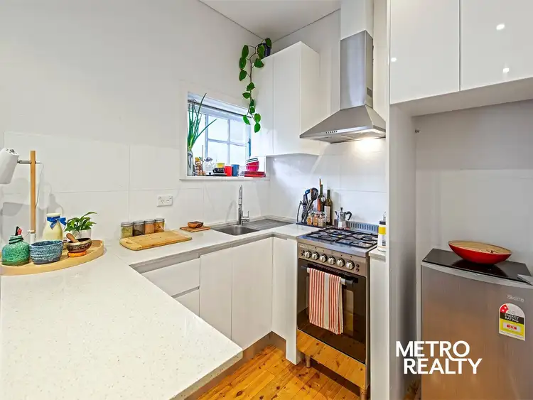 Main view of Homely apartment listing, 6/37 Roslyn Street, Elizabeth Bay NSW 2011