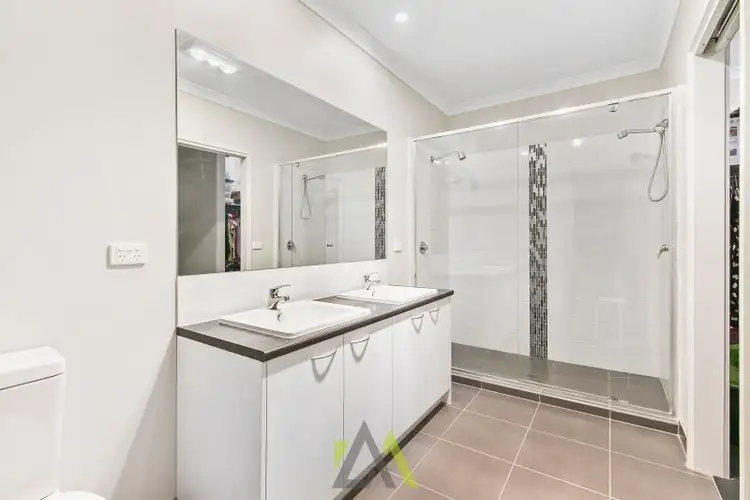 Sixth view of Homely house listing, 5 Bodalla Court, Frankston VIC 3199