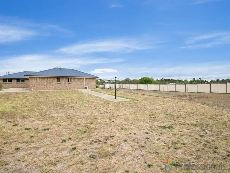 Sixth view of Homely house listing, 8 Sunburst Avenue, Guyra NSW 2365