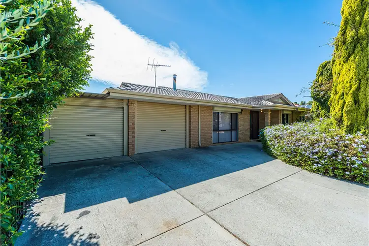 11 Kookaburra Crescent, High Wycombe WA 6057