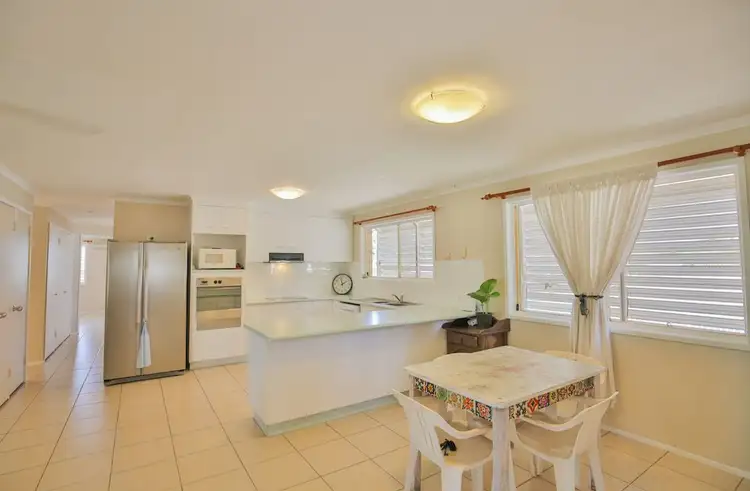 Fourth view of Homely house listing, 2 Dennis Court, Avoca QLD 4670