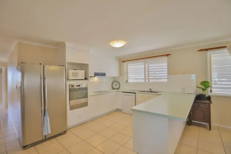 Fifth view of Homely house listing, 2 Dennis Court, Avoca QLD 4670