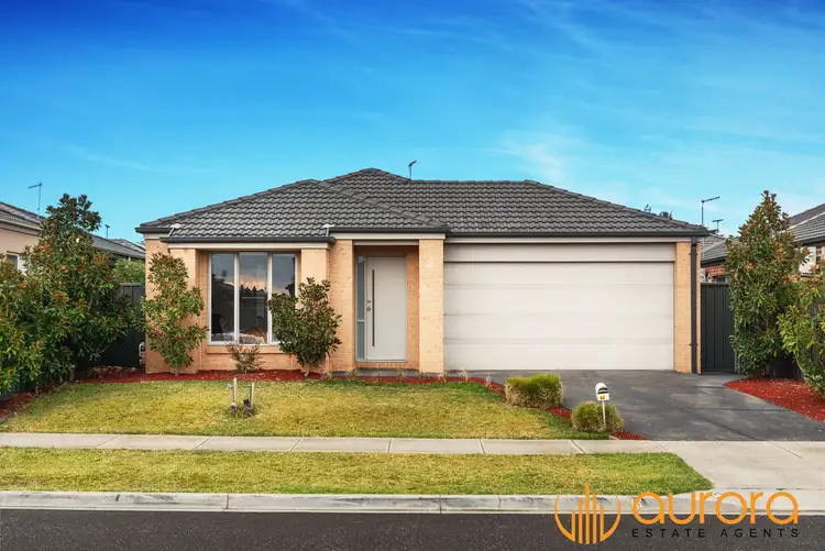 44 Fleuve Rise, Clyde North VIC 3978