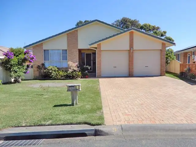9 Burke Close, Forster NSW 2428