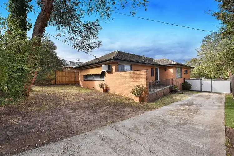16 Vickers Avenue, Strathmore Heights VIC 3041