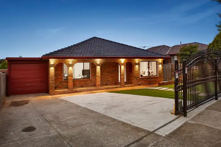 4 Larwood Close, Avondale Heights VIC 3034