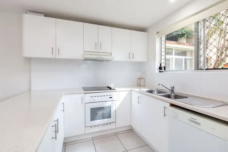 Fifth view of Homely unit listing, 2/87-89 Beach Parade, Maroochydore QLD 4558