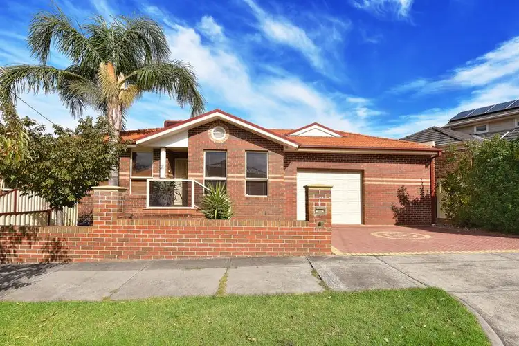 19 McKenna Street, Avondale Heights VIC 3034