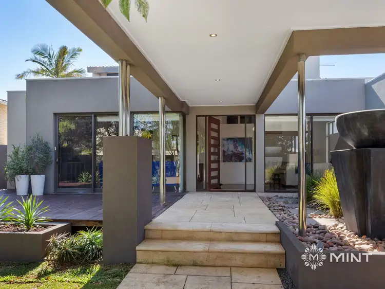 7 Warragoon Cres, Attadale WA 6156