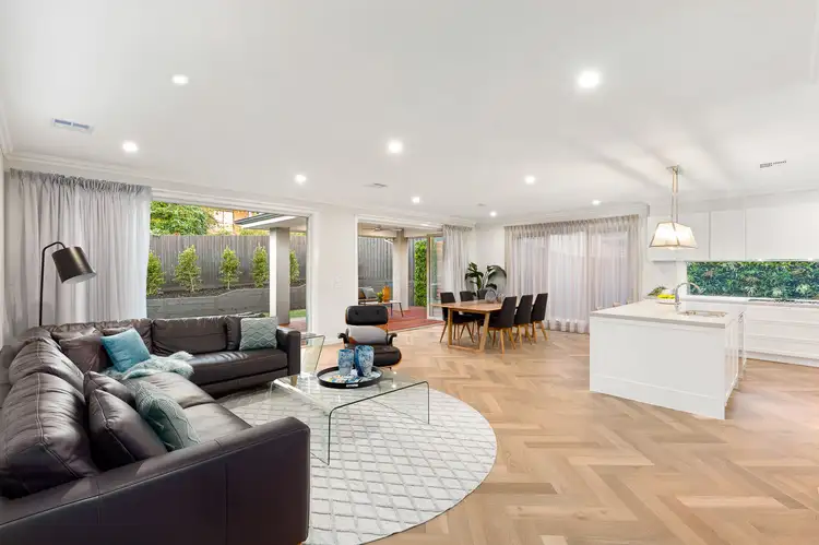 10 Deakin Street, Essendon VIC 3040