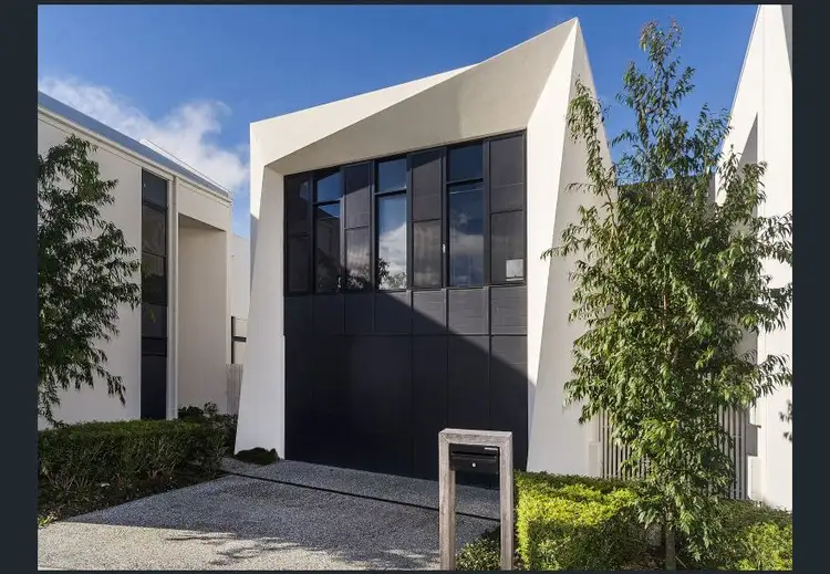 31 Peninsula Drive, Robina QLD 4226