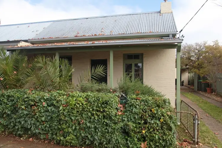 70 Simmons Street, Wagga Wagga NSW 2650
