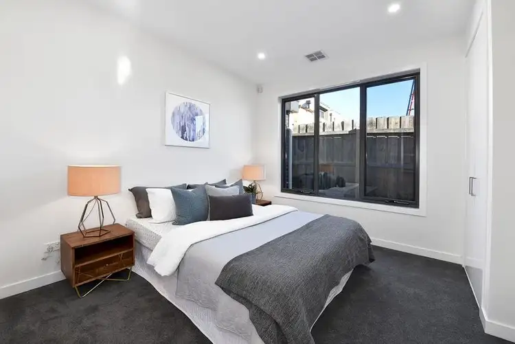 Fifth view of Homely unit listing, 3/35 Fenacre Street, Strathmore VIC 3041